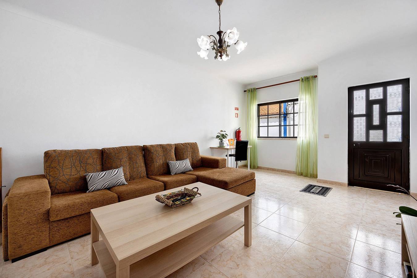 Casa de vacaciones 'Brita' con terraza privada, balcón y Wi-Fi in Raposeira, Vila do Bispo