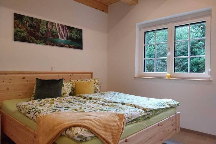 Ganze Wohnung, Ferienhaus komplett neu 14 Automin. vom Weisensee entfernt. Wanderwege vor Ort in Gailtaler Alpen, Stockenboi