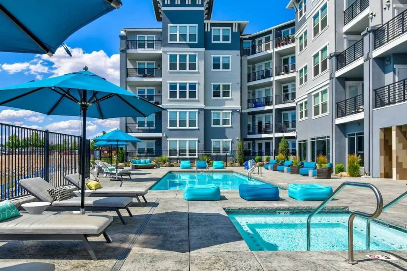 Apartamento entero, Sparks Marina 2Br    Mountain Views  Pool   Hot Tub in Sparks, Nevada (Estados Unidos)
