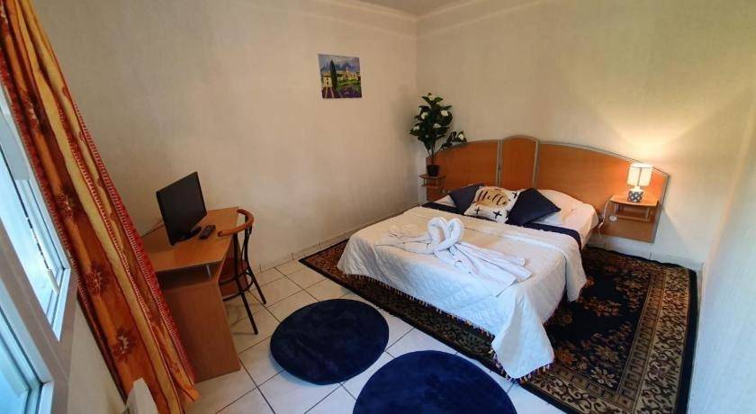 Hôtel pour 6 personnes, avec terrasse ainsi que jardin et vue à Rivière-sur-Tarn - 4