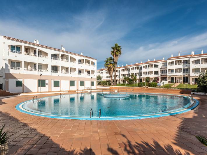 Appartement de vacances pour 4 personnes, avec Terrasse ainsi que Jardin et Piscine à Cala en Blanes