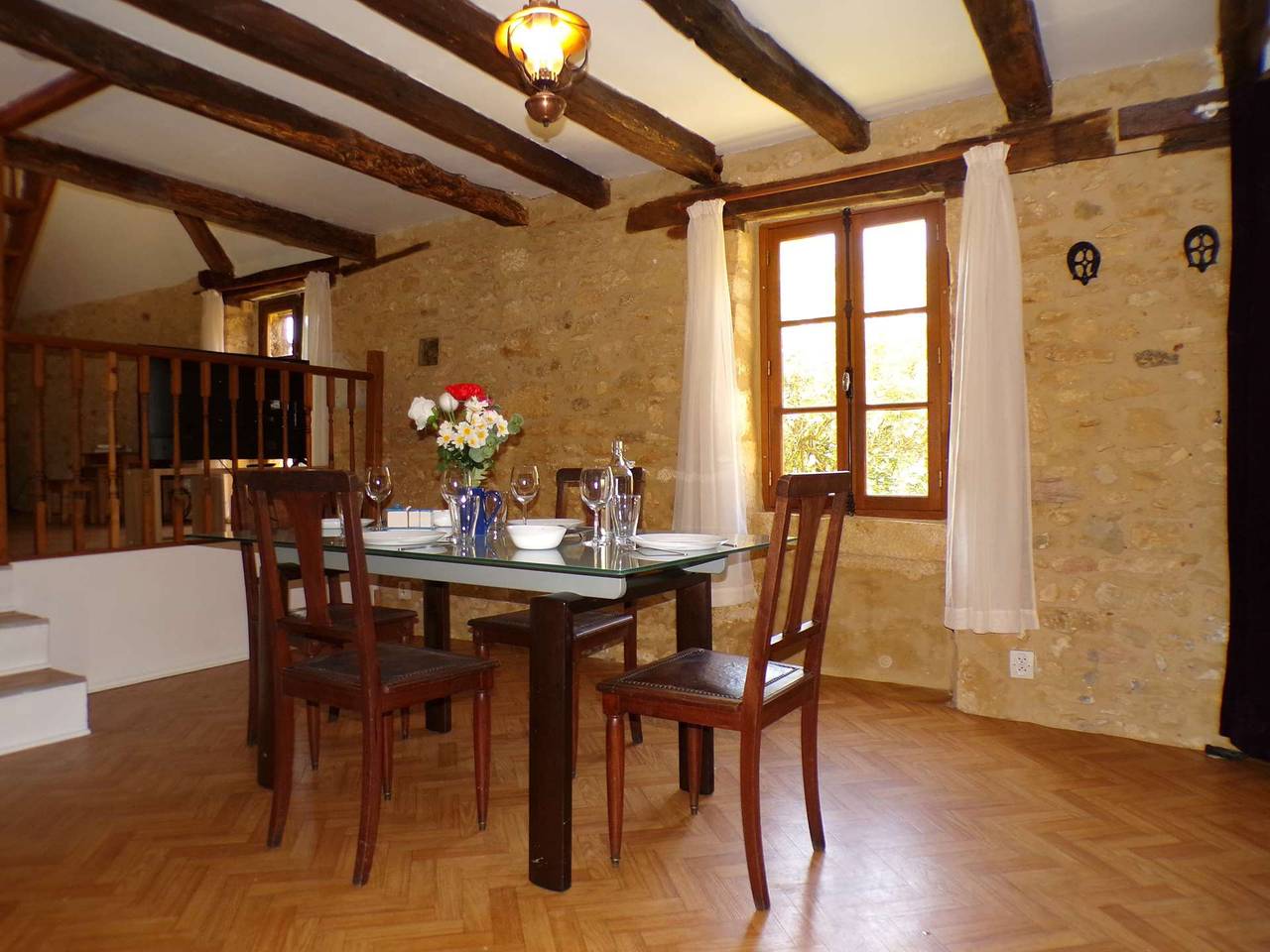 Ganze Ferienwohnung, Affordable rural cottage near tourist sites in Gourdon, Lot
