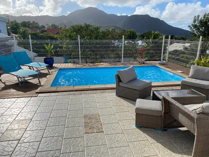 Apartamento de vacaciones para 2 personas, con piscina además de vistas y jardín - 1