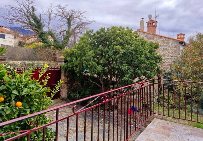 Location de vacances pour 6 personnes, avec Balcon et Terrasse ainsi que Jardin et Vue à Codalet