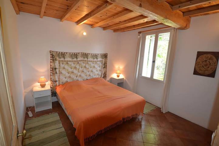 Location de vacances pour 4 personnes, avec jacuzzi et terrasse ainsi que jardin et piscine à Mazan - 2