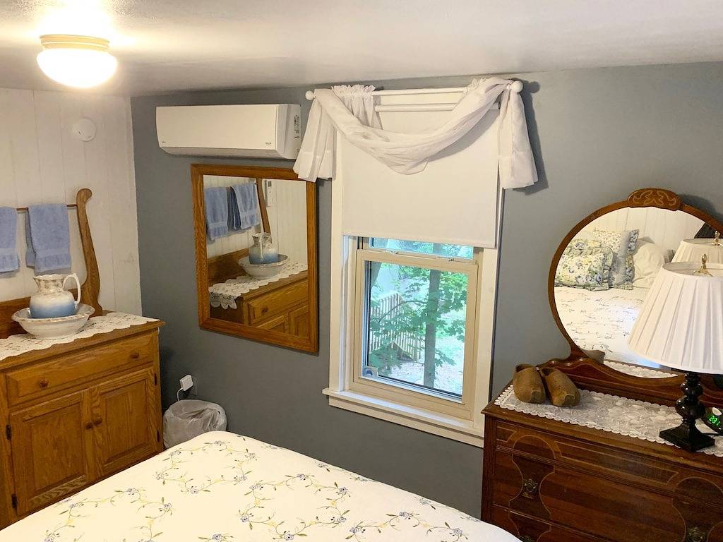 Beautiful Yr Round Cottage Great Porch, Heart of Mtg, Near Hershey, Lititz, Lanc in Mount Gretna Heights, Lebanon County