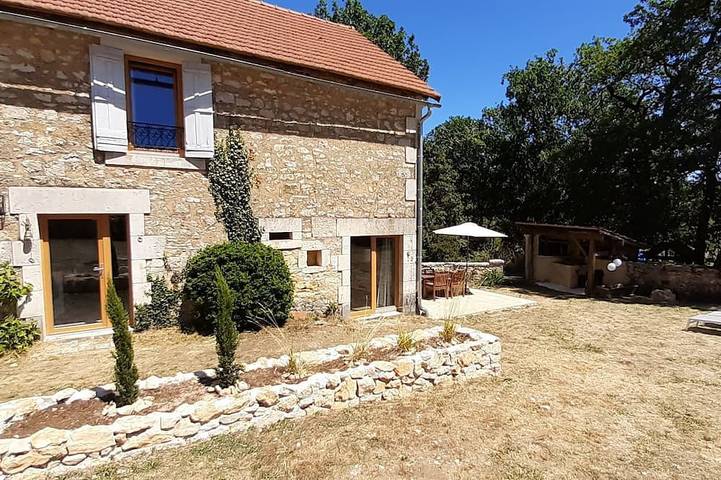 Villa pour 6 personnes, avec jardin ainsi que terrasse et piscine