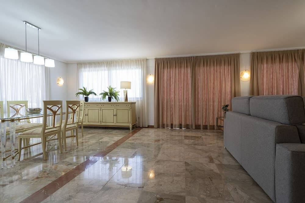 Sea view, Teide ... private pool in El Sauzal, North Tenerife