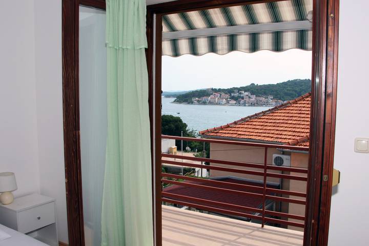Ferienwohnung für 2 Personen, mit Balkon/Terrasse in Tisno