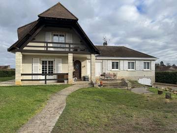 Chambre d’hôte pour 3 personnes, avec piscine et jardin à Vienne (France)