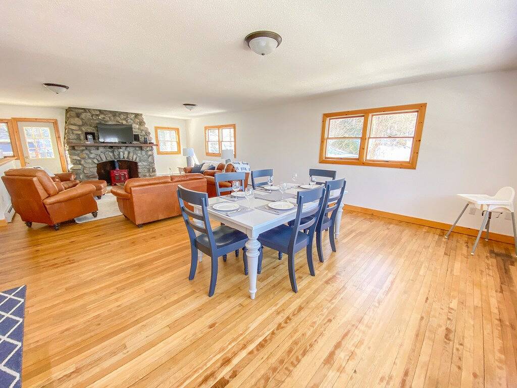 Spacious house across the street from Lake Winnipesaukee in Gilford, Lake Winnipesaukee