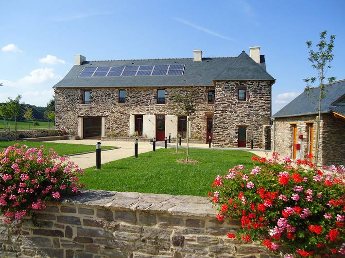 Gîte pour 15 personnes, avec terrasse et jardin