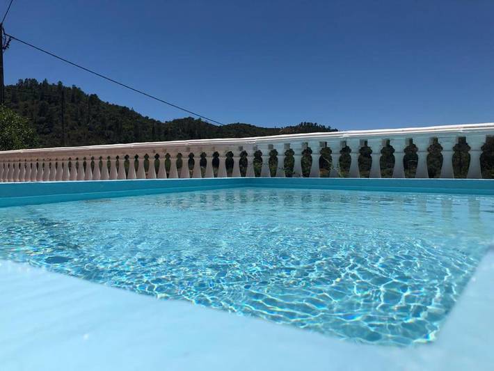 Location de vacances pour 6 personnes, avec Balcon et Jacuzzi ainsi que Terrasse et Jardin dans Salir - 2