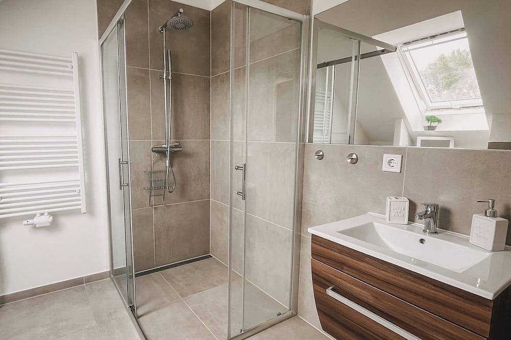 Ganze Wohnung, Moderne Ferienwohnung eigene Dachterasse ruhig gelegen im historischen Hinterhof in Cismar, Grömitz