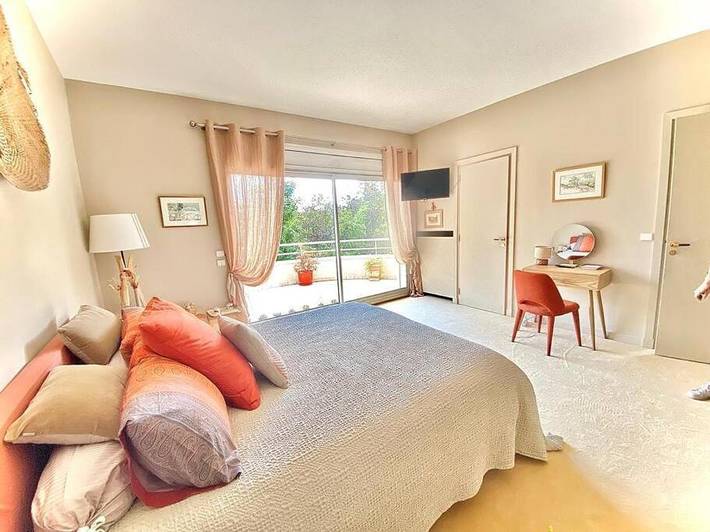 Location de vacances pour 11 personnes, avec vue ainsi que piscine et terrasse, animaux acceptés à Oncy-sur-École - 2