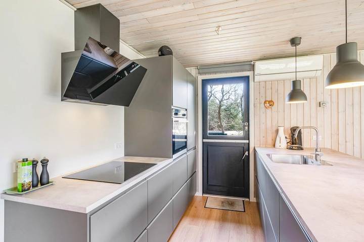 Ferienhaus für 6 Personen, mit Balkon/Terrasse und Terrasse sowie Garten und Sauna in Houstrup Strand - 3