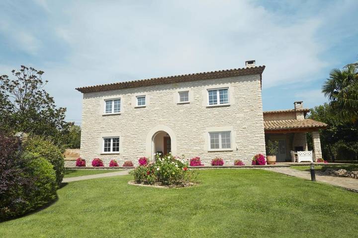 Casa rural para 18 personas, con piscina y sauna además de jacuzzi y jardín en Osona - 2