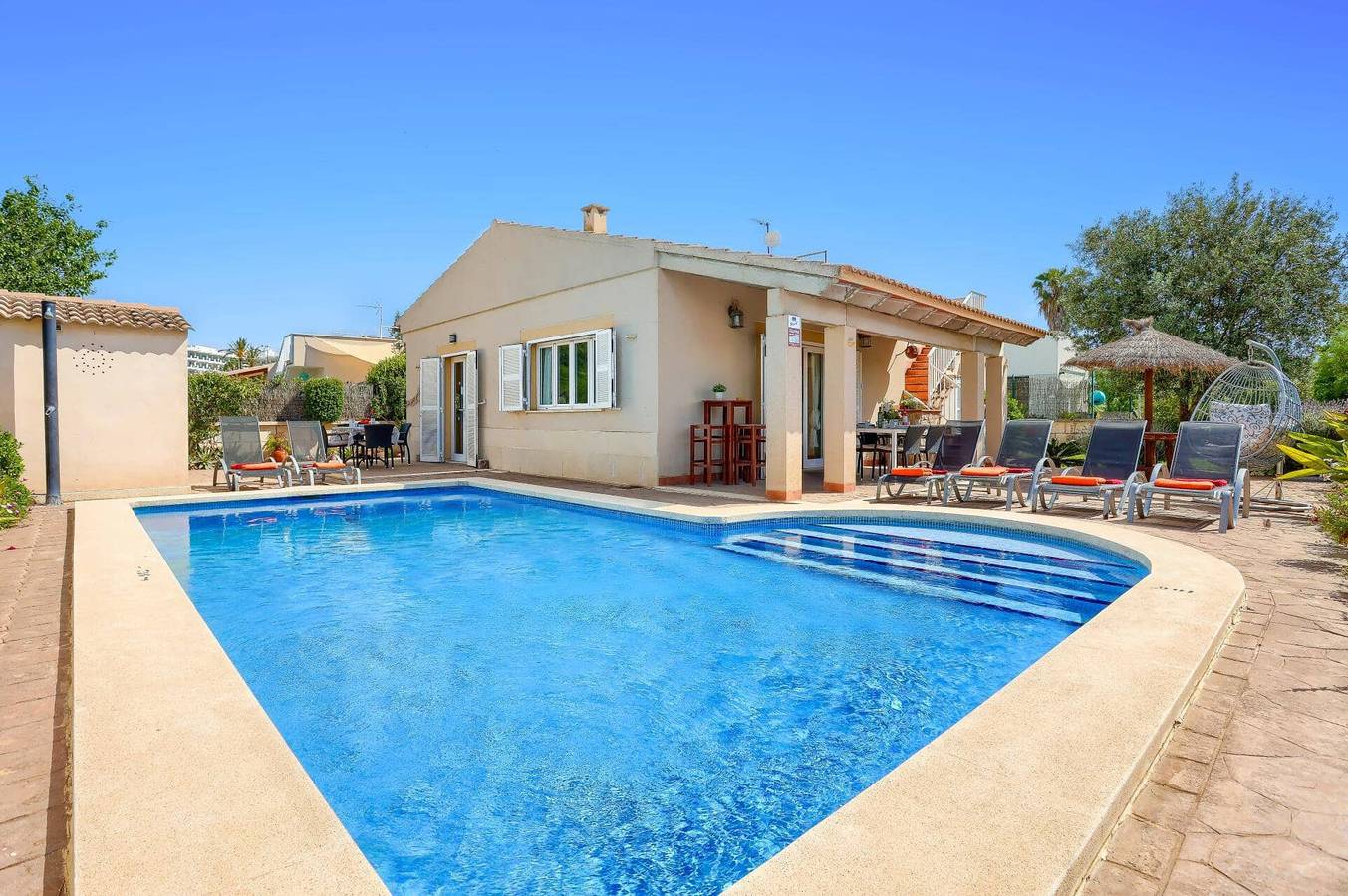 Villa für 5 Personen mit Garten in Playa de Muro, Muro