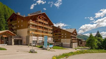 Gîte pour 6 personnes, avec piscine et balcon dans La Foux d'Allos