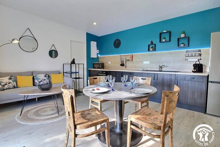 Gîte pour 4 personnes, avec terrasse et jardin, animaux acceptés à Le Tour-du-Parc - 3