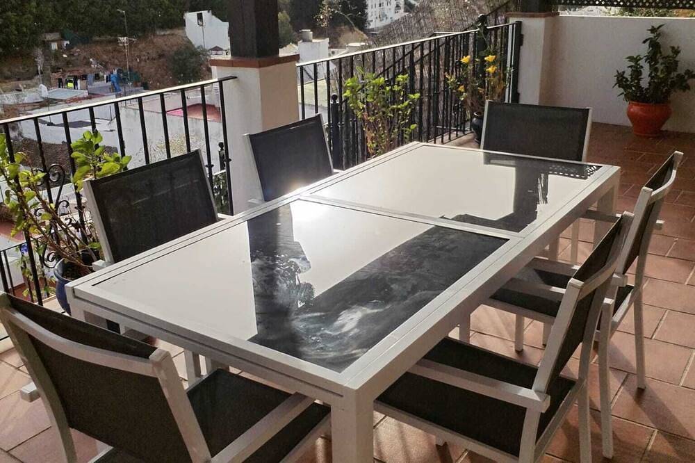 Appartamento intero, Spacious holiday apartment of 110m2, with 30m2 terrace Suitable for families in Arcos de la Frontera, Pueblos Blancos