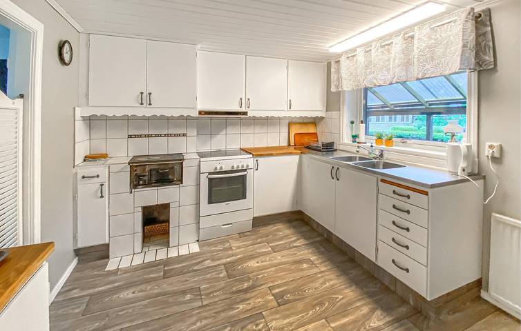 Ferienhaus für 6 Personen mit Terrasse in Sjötofta, Västergötland