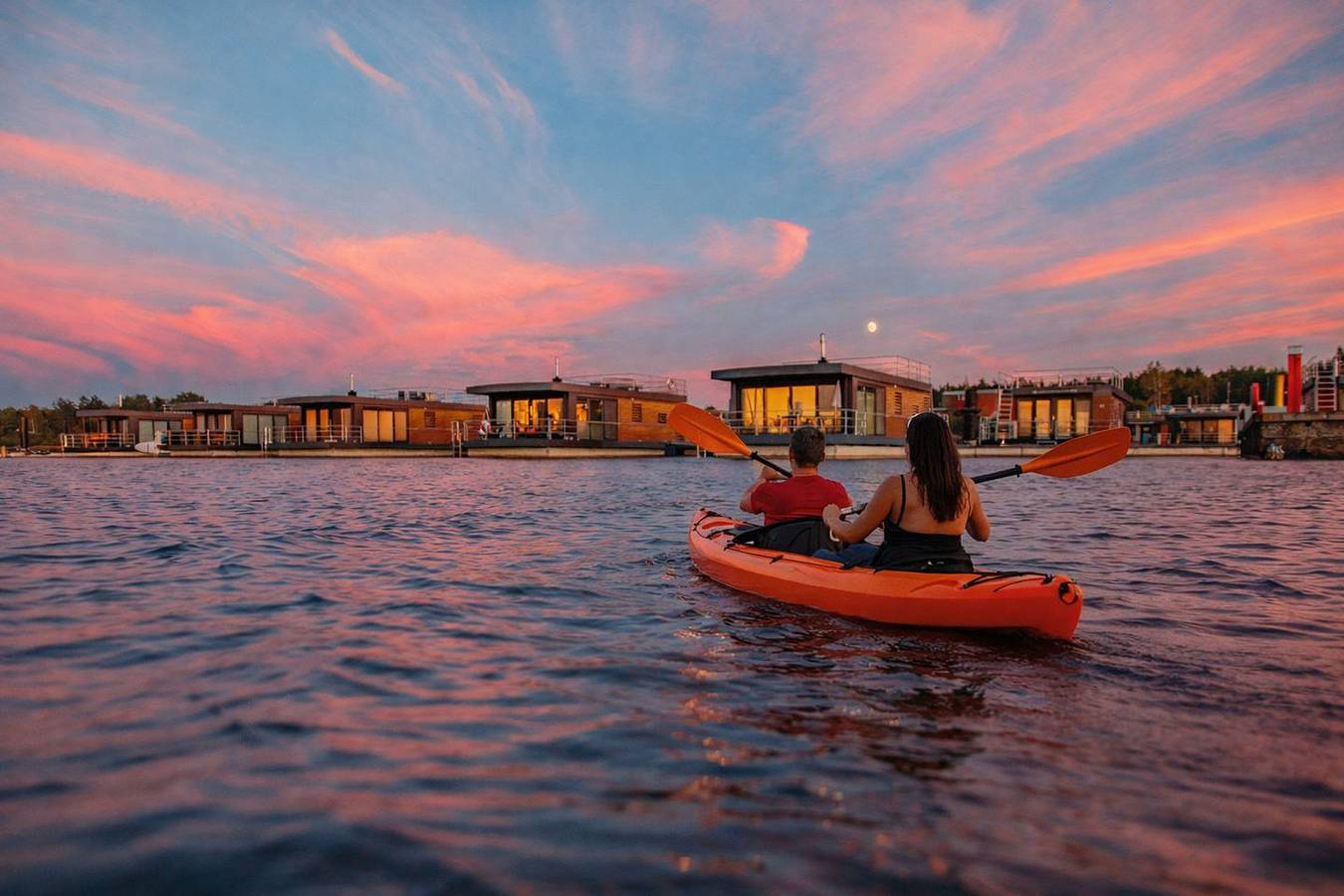 Floatinghouse Atlantis: Seeblick und Kamin in Bärwalder See, Boxberg (Oberlausitz)