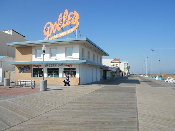 Vacation house for 26 people, with yard in Rehoboth Beach