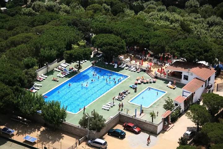 Wohnwagen für 6 Personen, mit Terrasse und Pool in Calella - 3