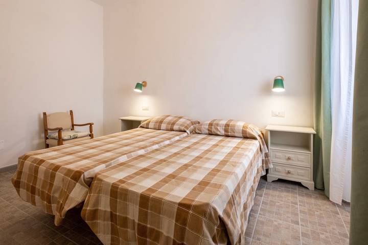 Entire apartment, Apartment "La Sosta del Pellegrino" with Mountain View, Private Garden & Wi-Fi in Sorano, Grosseto Province