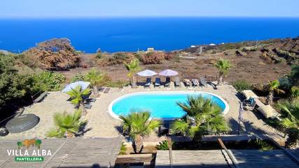 Gîte pour 9 personnes, avec piscine ainsi que jardin et vue, animaux acceptés dans Pantelleria