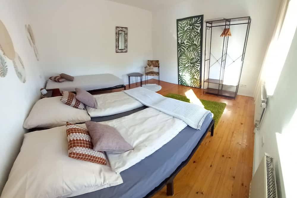 Ferienwohnung mit Garten in Reisbach  Nähe Bayernpark in Reisbach, Ostbayern