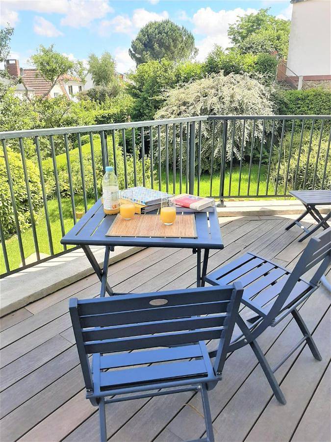 Gîte pour 2 personnes, avec terrasse à Marnes-la-Coquette