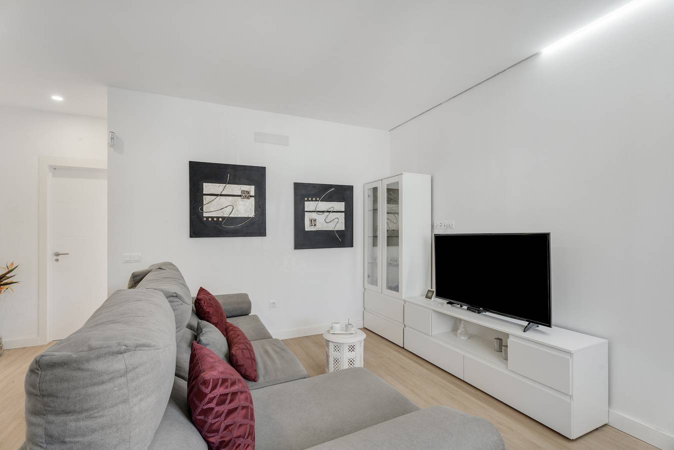 Apartamento entero, Vacaciones 'Sun Garden' con vistas a la montaña, terraza privada y Wi-Fi in San Eugenio Alto, Adeje