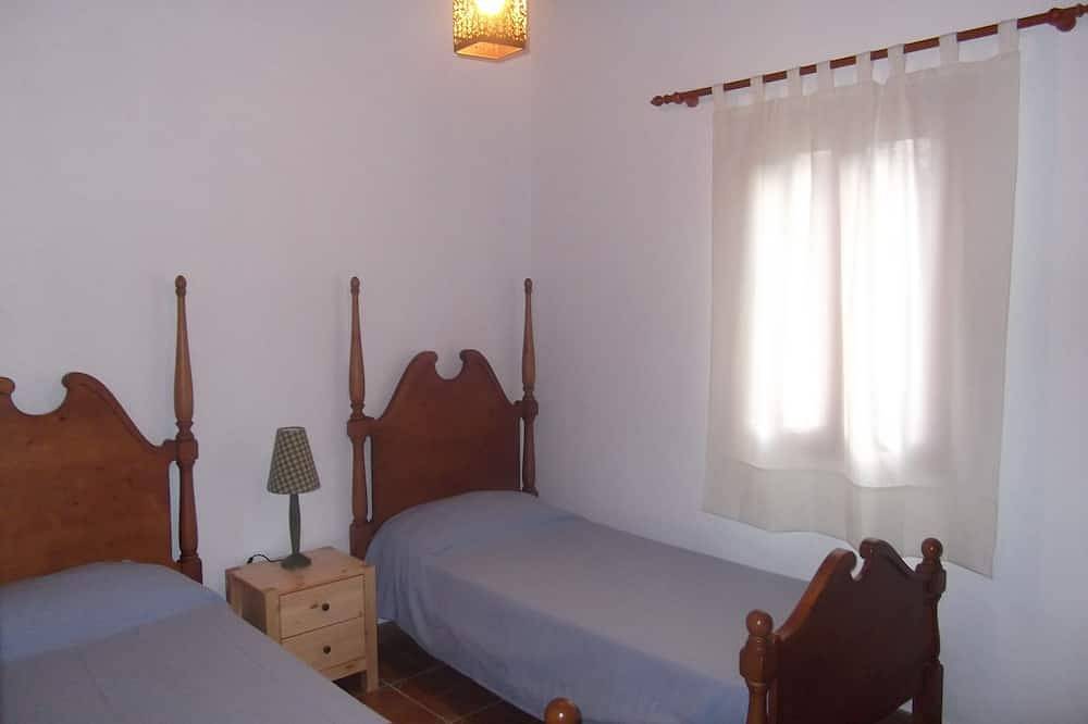 Idyllic finca vacation, private pool, great views & tranquility! + Large barbecue house in Manacor, East Majorca