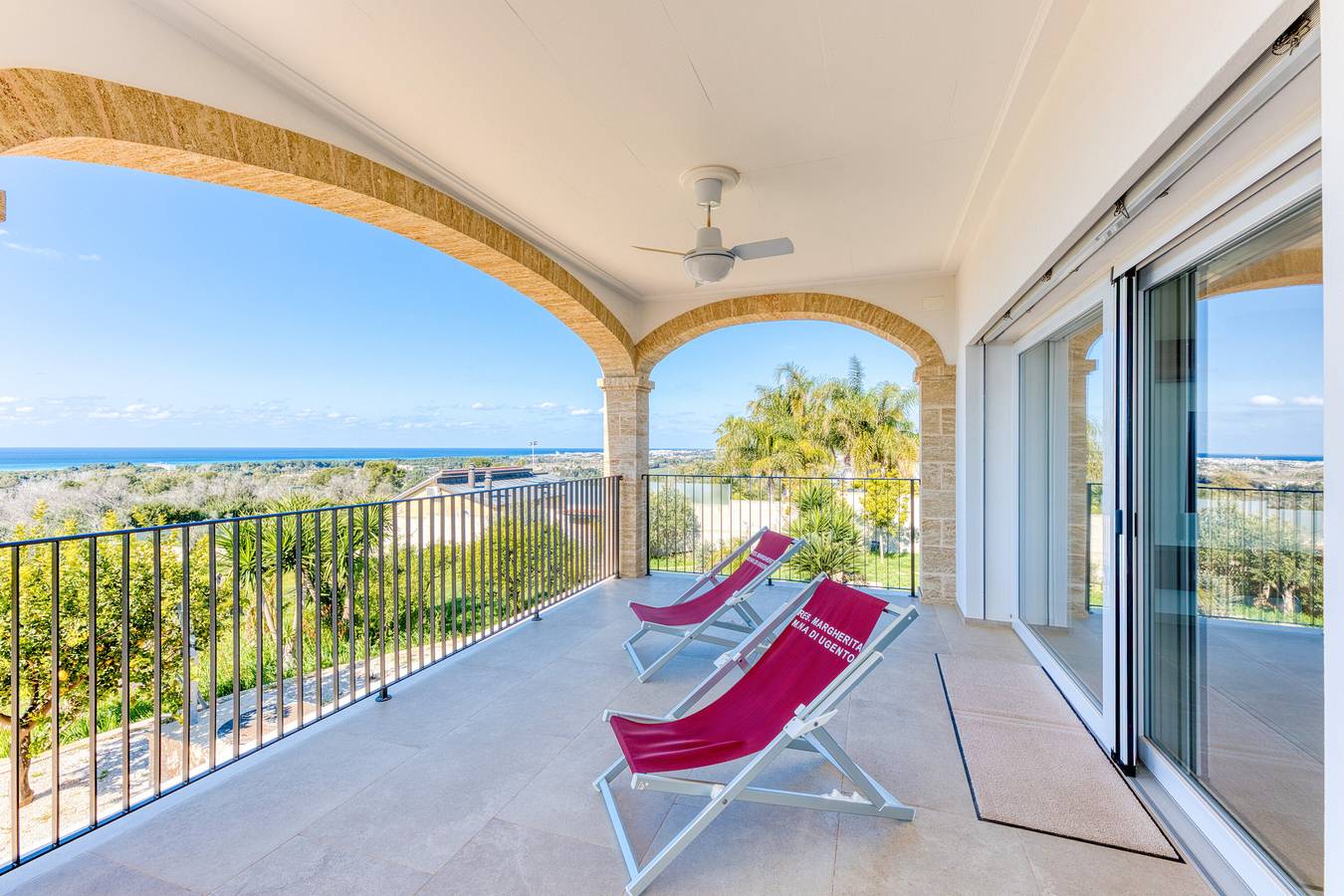 Hel lägenhet, Apartment 'Bianca' with Sea View, Wi-Fi and Air Conditioning in Tarantobukten