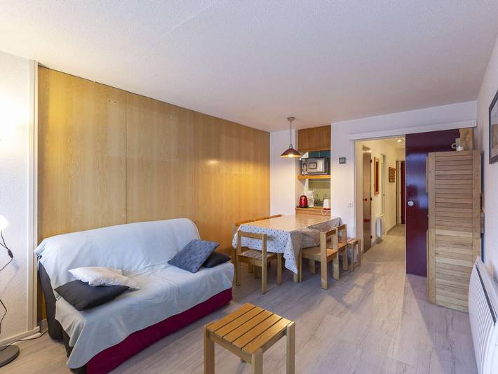 Entire apartment, Cozy 6-Person Apartment with Mountain View, Balcony, and Ski Storage in La Mongie in La Mongie, Bagnères-de-Bigorre