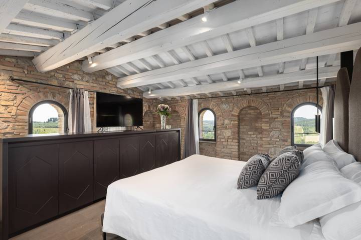 Appartamento intero, Appartamento di vacanza "Suite Deluxe Torre" con piscina condivisa e Wi-Fi in San Gimignano, Siena e dintorni