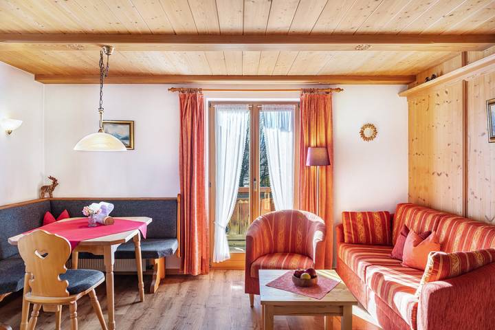 Ferienwohnung für 2 Personen, mit Balkon in Krün