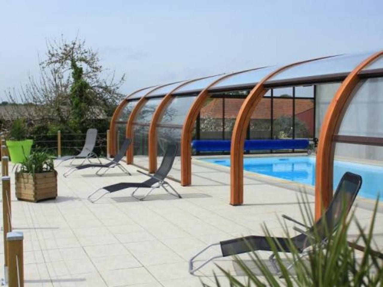 Charming Countryside Home with Heated Pool, Spa, and Farm Experience in Savigny (Manche), Coutances