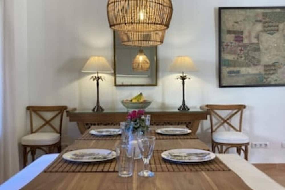 A Luxurious 2 Bedroom Villa With Sea And Mountain Views, in Betlem, Artà