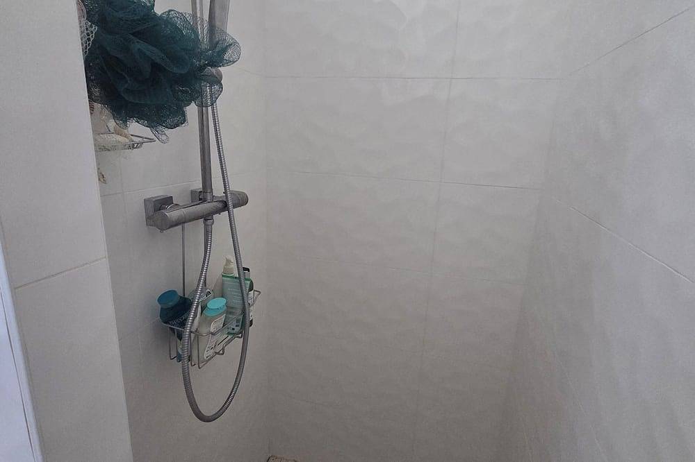 3 bedroom house with swimming pool in Romans-sur-Isère Quiet and secure condominium in Romans-sur-Isère, Valence region
