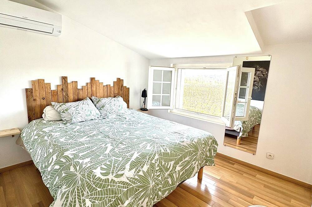 At Chris's Provencal farmhouse, nestled in the heart of the vineyards in Taradeau, Draguignan Region