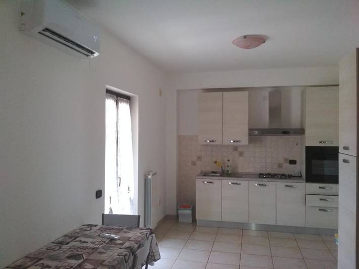 Location de vacances pour 6 personnes, avec jacuzzi et balcon à Introdacqua - 2