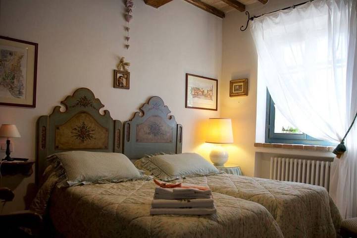 Appartement entier, Chalet typique en Ombrie avec Spa, jacuzzi, jardin, vue imprenable, parking in Collazzone, Province de Pérouse