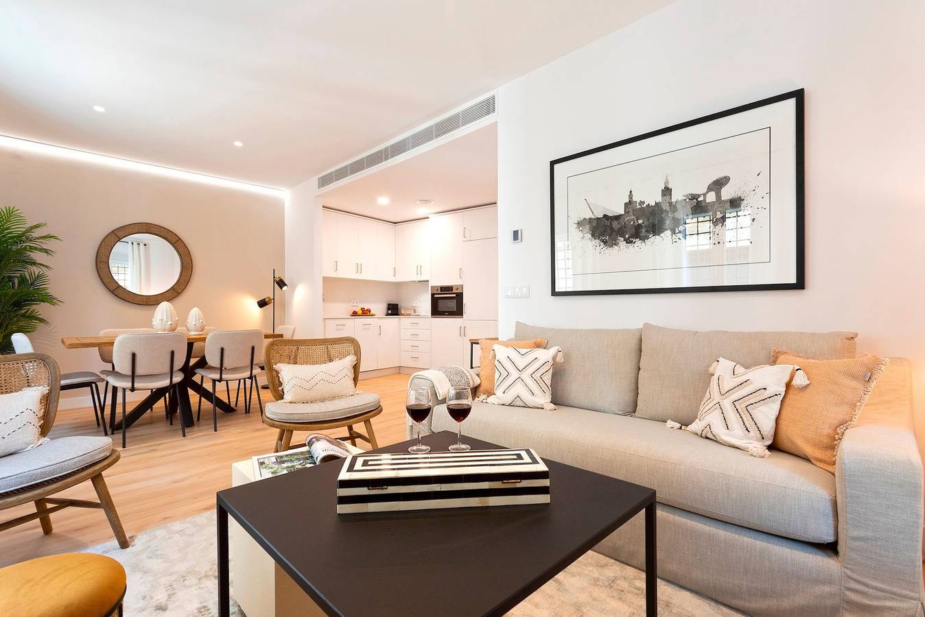Entire apartment, Spectacular 3Bd apartment in Santa Cruz neighborhood. Aire I in Casco Antiguo, Sevilla