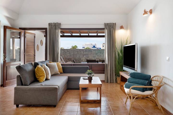 Ferienhaus "Villa Rubí" mit Meerblick, privatem beheizten Pool und WLAN in Playa Blanca, Yaiza