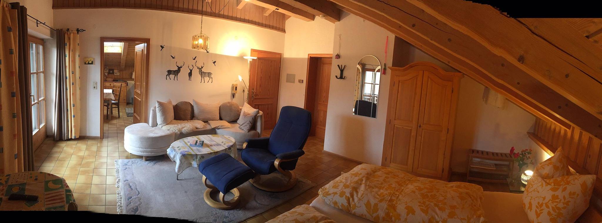 Ganze Ferienwohnung, Appartement Burgenblick mit Balkon in Hopferau, Bayerisch Schwaben