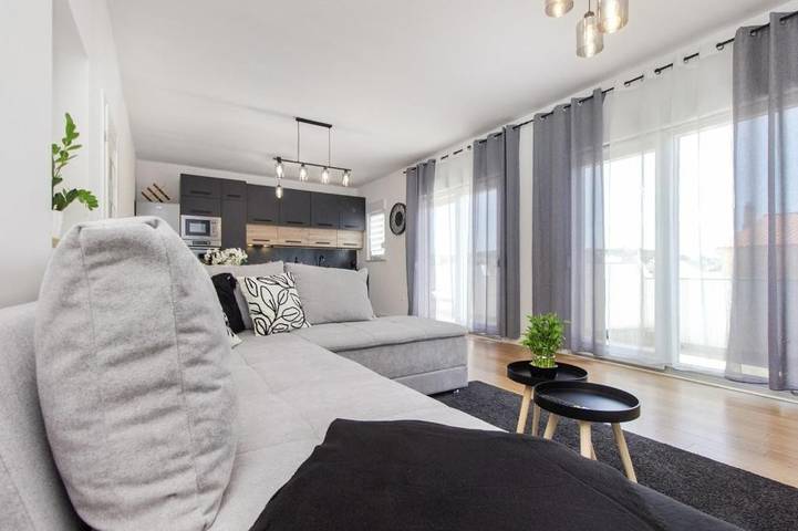 Apartamento entero, Apartamento para dos personas con una terraza Trogir A-25365-a in Trogir, Condado de Split-Dalmacia