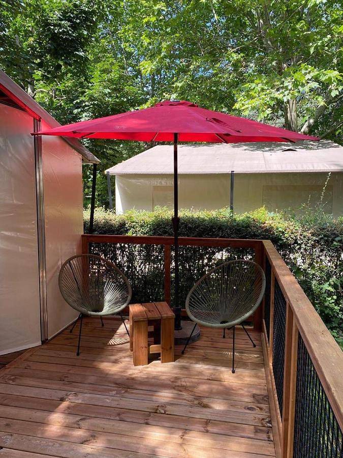 Camping pour 5 personnes, avec terrasse ainsi que vue et piscine dans les Gorges du Tarn - 2